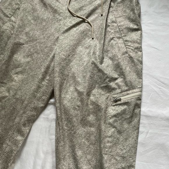 Athleta Venture Printed Pants - Picture 7 of 9